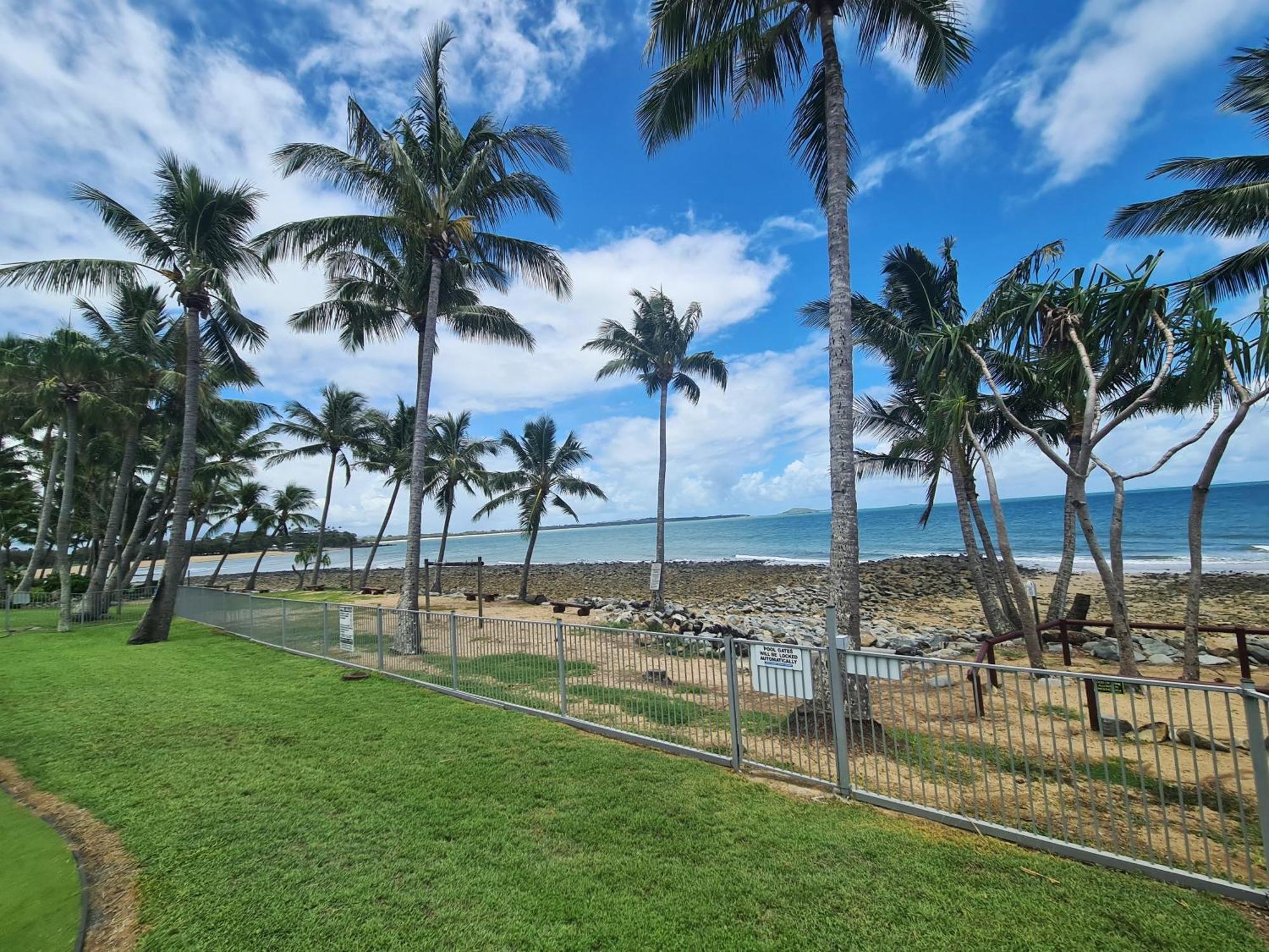Dolphin Heads - Resort Unit - Absolute Beachfront! - Whitsunday Getaway! Mackay Extérieur photo